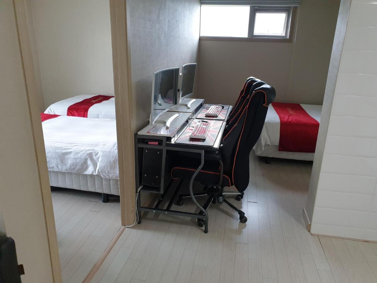 R&T Hotel Jeju Exterior photo